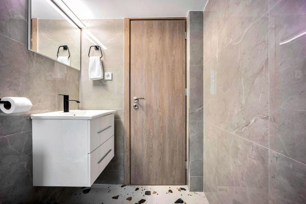 Artemis Modern Apartment Athènes Extérieur photo